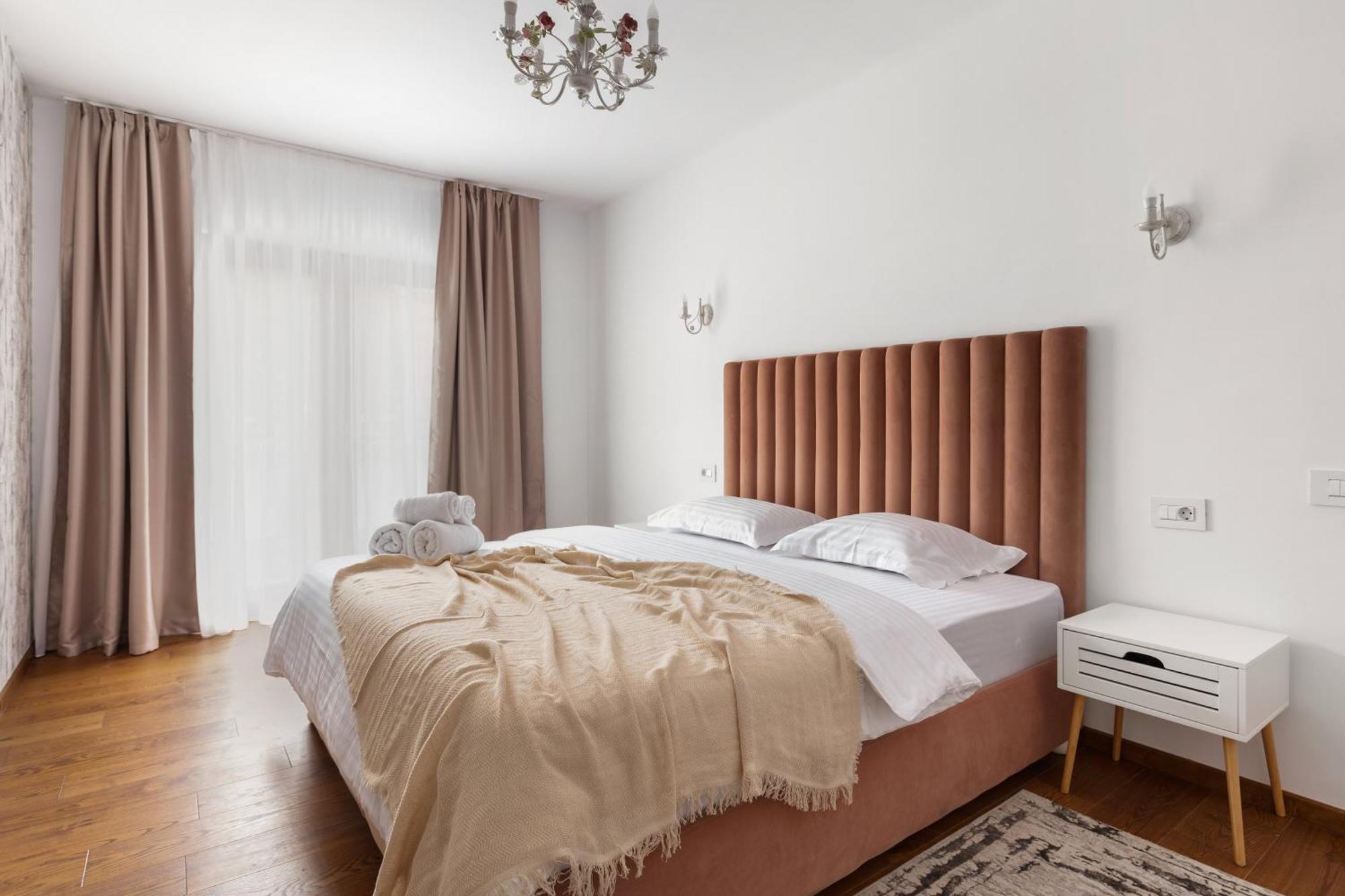 Peak Aparthotel - Old Town - By Cityhost Brasov Luaran gambar
