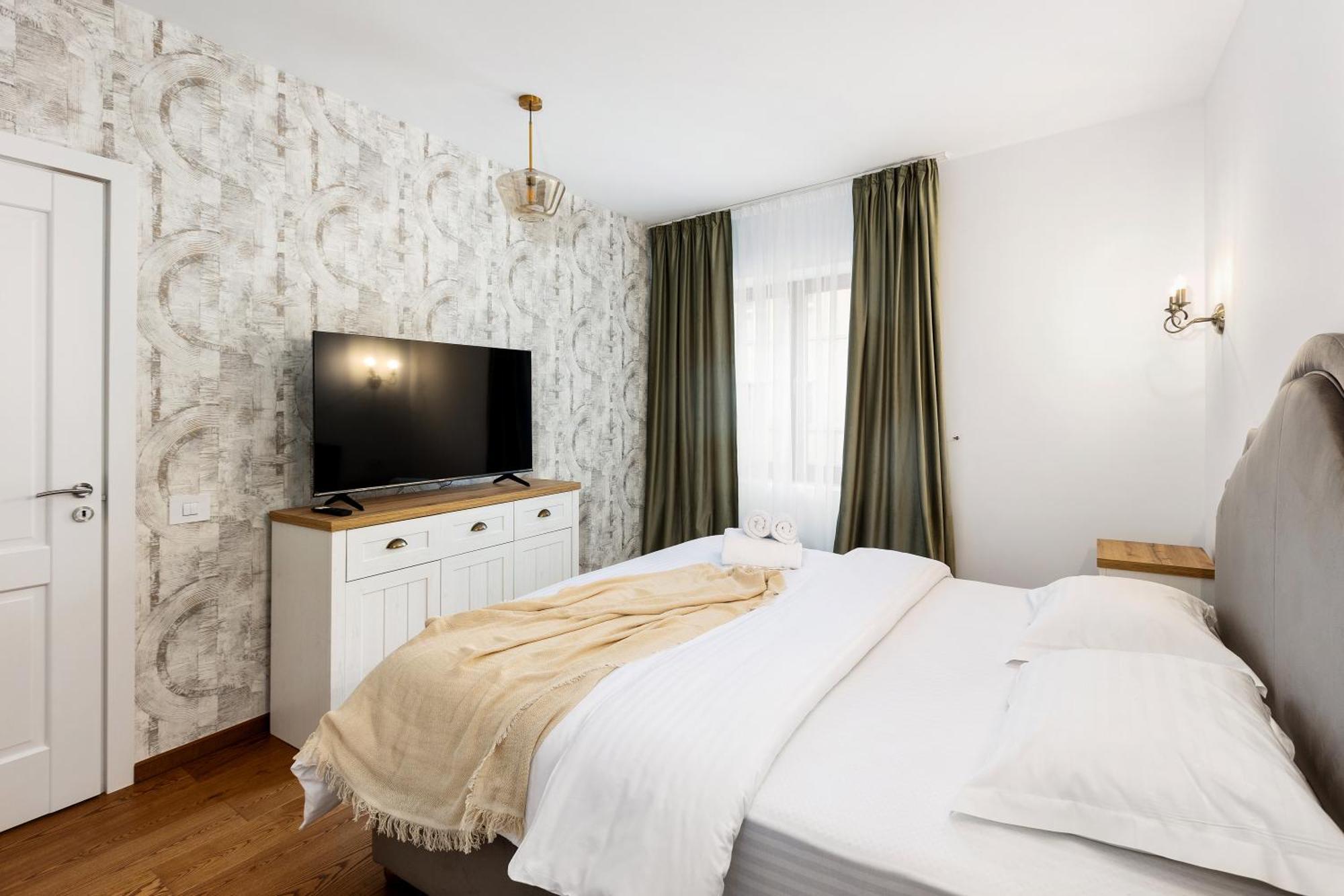 Peak Aparthotel - Old Town - By Cityhost Brasov Luaran gambar