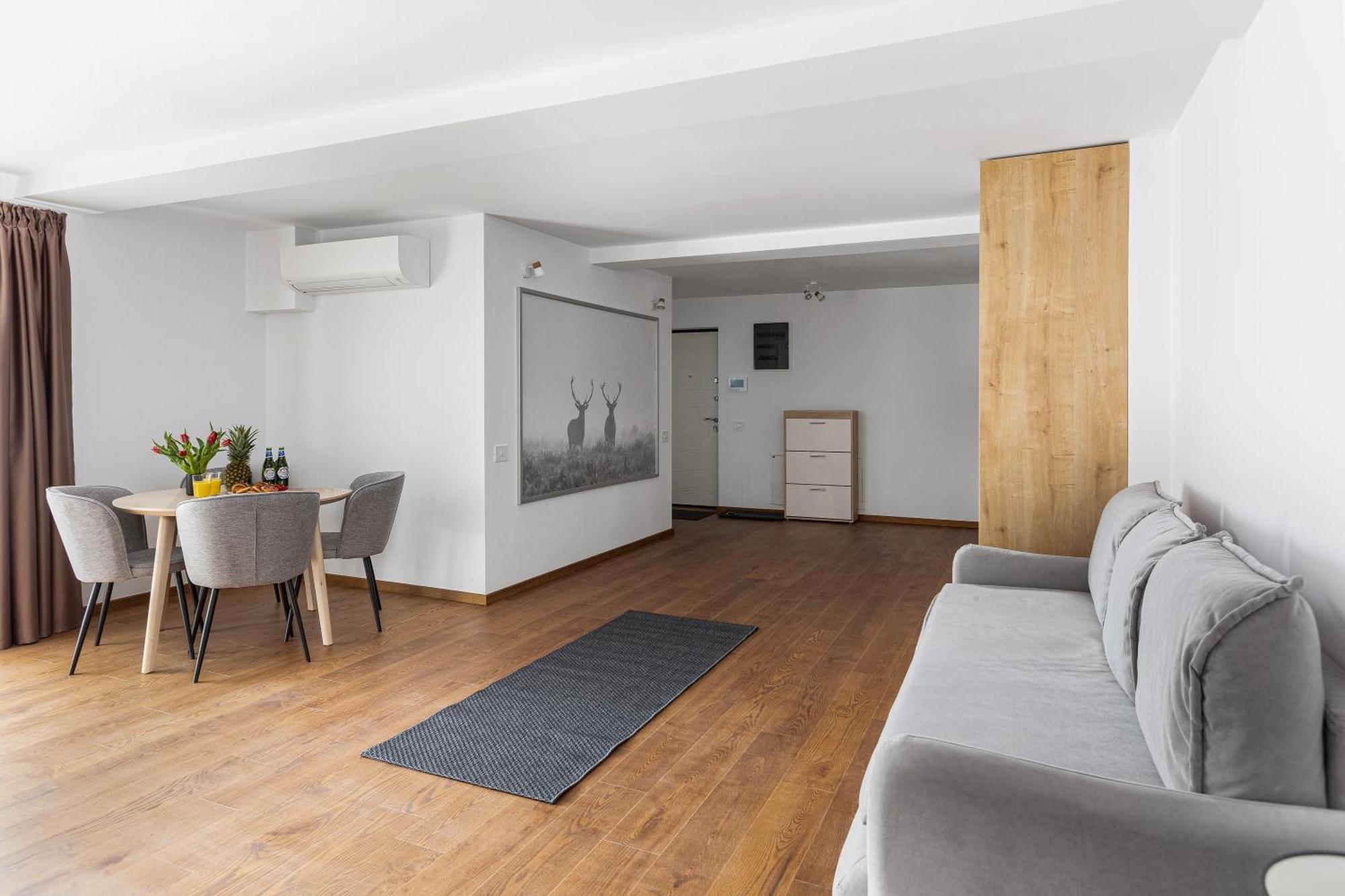 Peak Aparthotel - Old Town - By Cityhost Brasov Luaran gambar