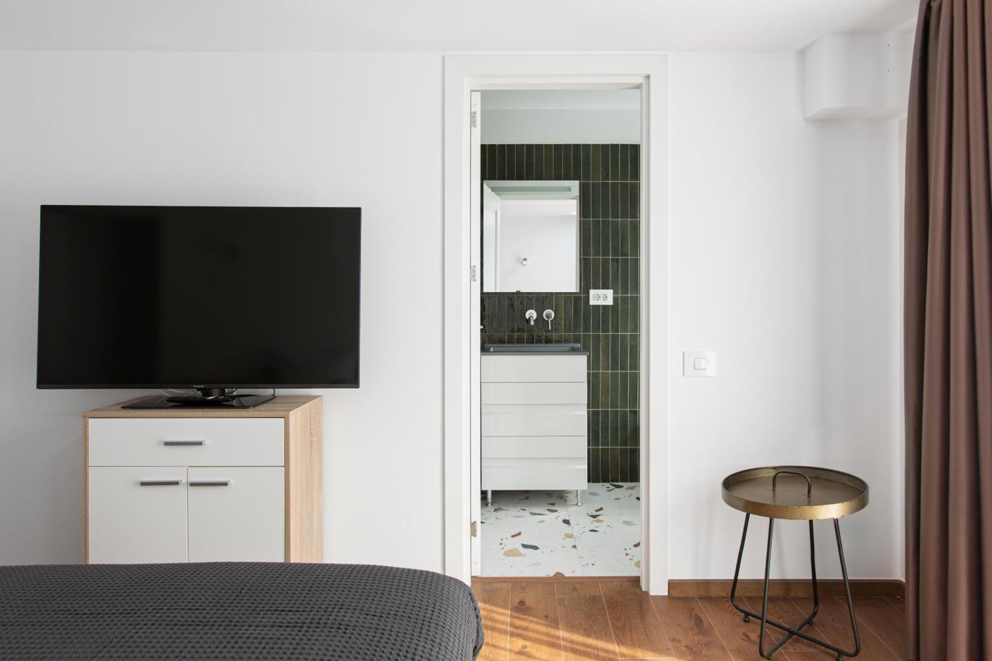 Peak Aparthotel - Old Town - By Cityhost Brasov Luaran gambar