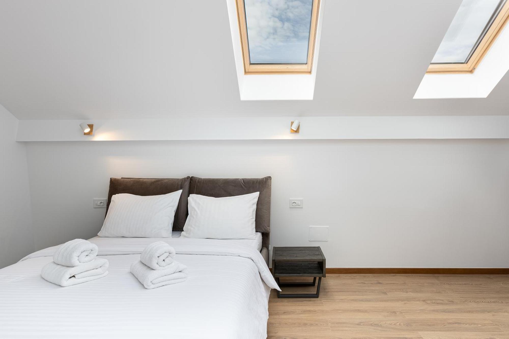 Peak Aparthotel - Old Town - By Cityhost Brasov Luaran gambar