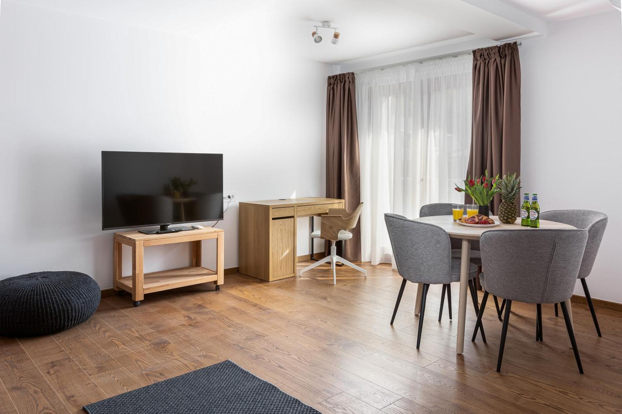 Peak Aparthotel - Old Town - By Cityhost Brasov Luaran gambar
