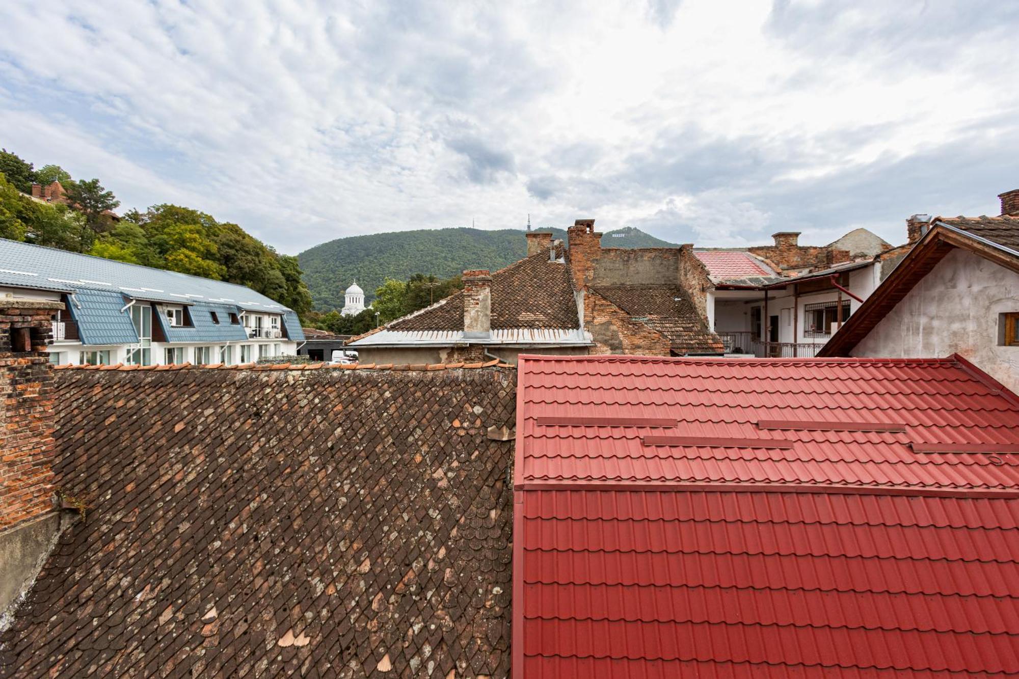 Peak Aparthotel - Old Town - By Cityhost Brasov Luaran gambar